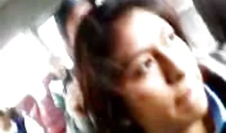 Gái có vui vẻ với một sex nhật không che dương vật,