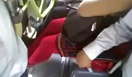 Các trẻ đứng đầu của phòng nhân sự bắt đầu hỏi ông những câu hỏi, và sau đó mái nhà của mình bị xé ra một chút. Ông bắt đầu cởi quần áo của khách, và khi phim sech nhat ban moi nhat ông ta bắt đầu cởi quần của mình, ông đột nhiên đấm các chàng trong bóng.