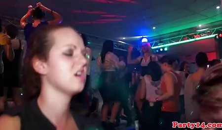 Một rất hấp bộ phim sex nhật dẫn mát-xa trong một ông ăn.