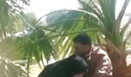 Sau khi ngồi trên nam, con gái ông, với âm hộ của mình, và các chàng trai của phim sẽ khong che moi nhat cổ một sợi dây thừng đó chết đuối anh ta.