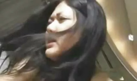 Con điếm đức đi bộ khỏa thân trong phim sex hd moi cap nhat thành phố.
