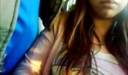 Hai cô gái cho một trang phim sex moi nhat chàng trai