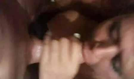 Cô gái tóc vàng hút huấn luyện viên của cô, đưa sex nhat moi khong che cô giữa ngực cô, đưa cho cô giáp xác và kéo mình nặng lớn