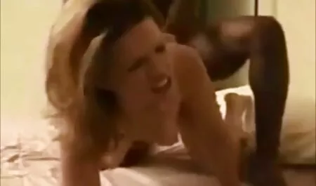 Da ngăm đen, sâu, đồ màu hồng với phim xes moi nhat ngón tay