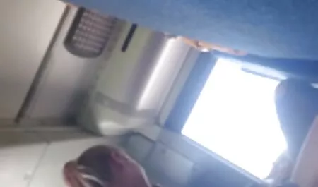 Chó cái trong jav moi nhat sọc, làm bằng tay cô ấy muốn có được cực khoái