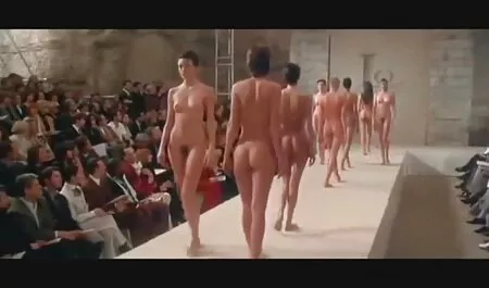 Andy ghi hình trong khi chị mình rửa trong phim sex hd khong che moi nhat nhà tắm.