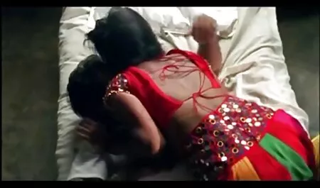 Nghiệp dư vuốt ve mình một cách công phim sex mới cập nhật khai trên đường phố.