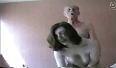 Tôi đưa các sex nhật ko che con chó cái trong bồn rửa, di chuyển quần lót của tôi, và bắt đầu làm tình cô ấy khó khăn.