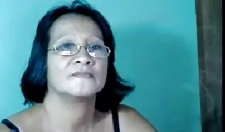 A bitch trêu chọc trong một căn phòng tra tấn về một tai xex nhat con điếm già.