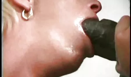 Sau khi khỏa thân bữa tối, cô phim sec hd moi nhat ấy chia thành cặp vợ chồng và có tình dục.
